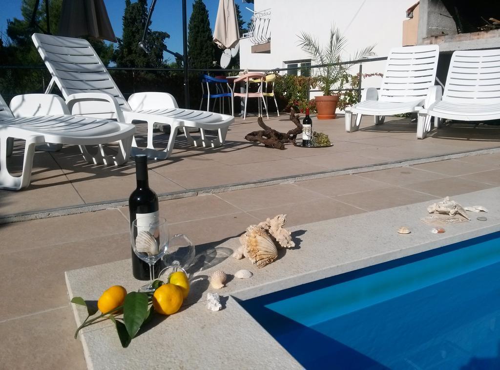Apartments Villa Natali - Heating Pool Трогір Екстер'єр фото