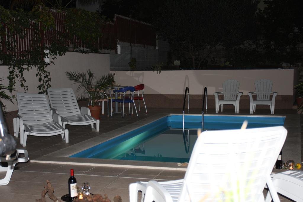 Apartments Villa Natali - Heating Pool Трогір Екстер'єр фото
