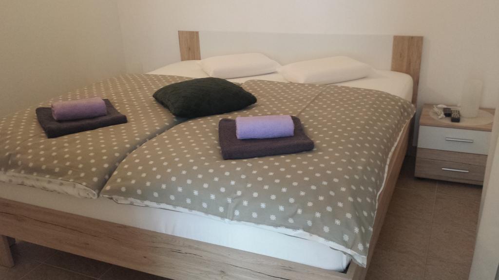 Apartments Villa Natali - Heating Pool Трогір Екстер'єр фото