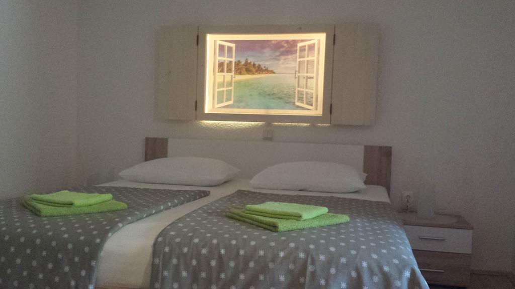 Apartments Villa Natali - Heating Pool Трогір Екстер'єр фото