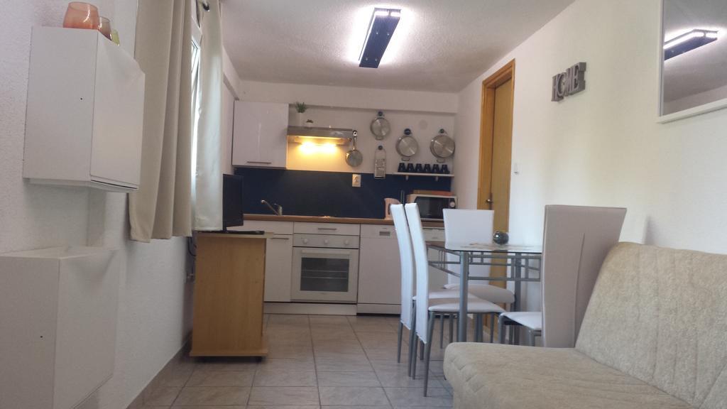 Apartments Villa Natali - Heating Pool Трогір Екстер'єр фото