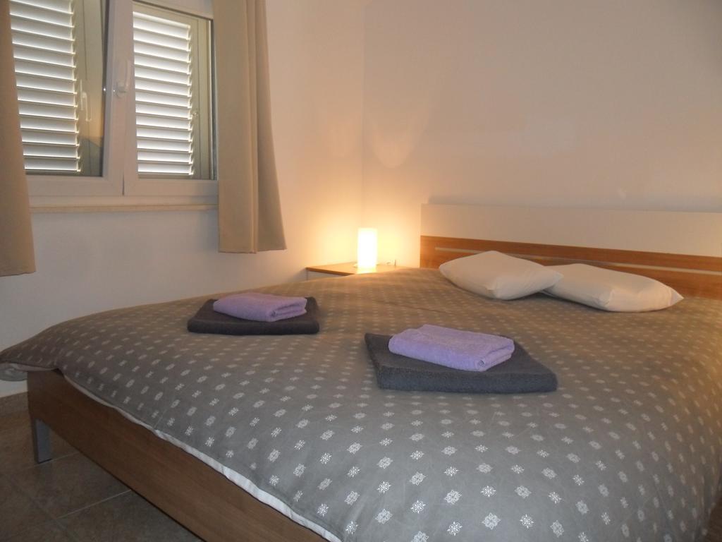 Apartments Villa Natali - Heating Pool Трогір Екстер'єр фото