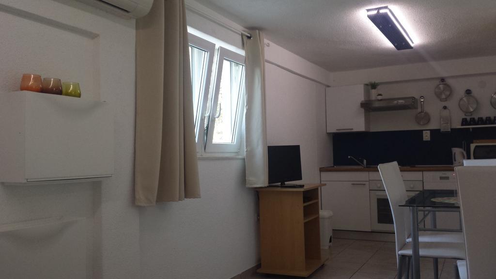 Apartments Villa Natali - Heating Pool Трогір Екстер'єр фото